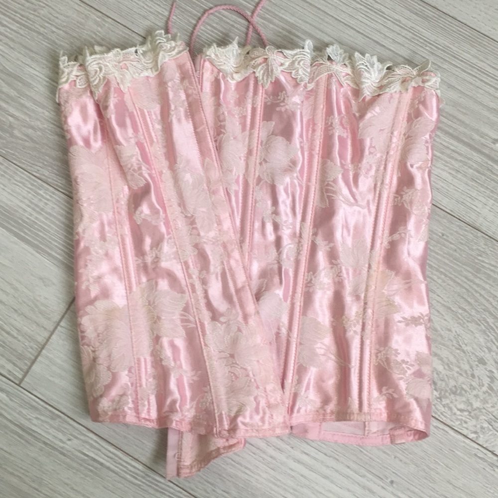 Vintage Lace Snap up Corset